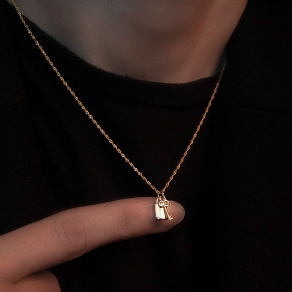 Real 10K Gold Padlock Necklace Tiny Dainty Lock & Key Charm Pendant Stamped 10K - Picture 4 of 4